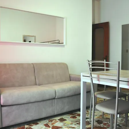 Διαμέρισμα Viale Repubblica 329 1